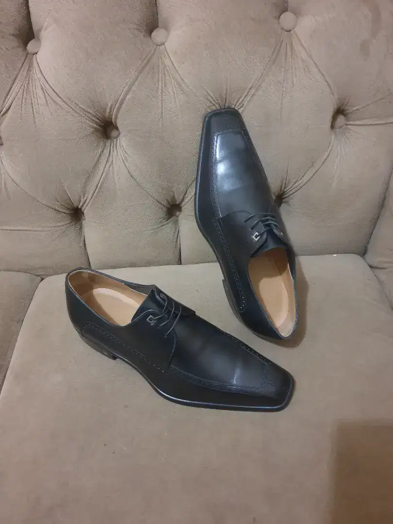 Mulus .authentic sepatu pantofel louis vuitton .lv size 40