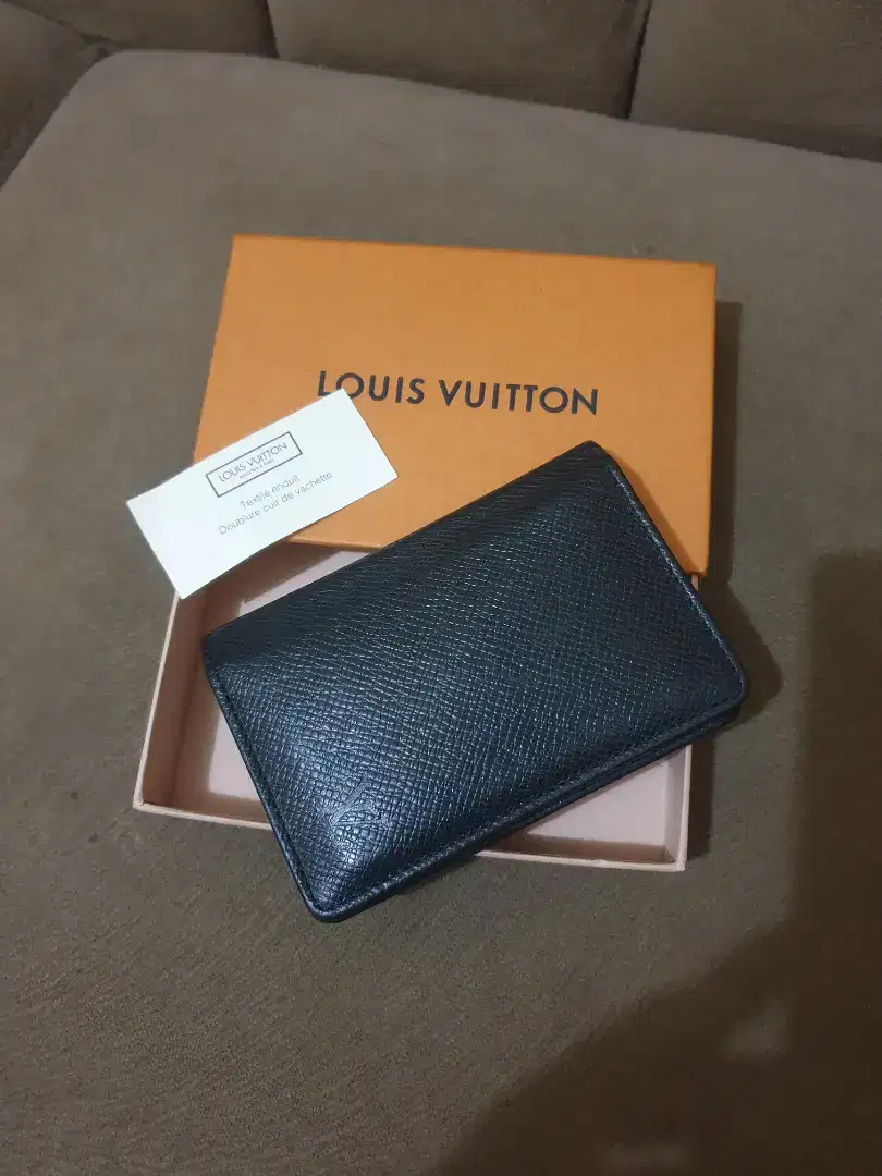 Mulus .authentic card holder louis vuitton .lv