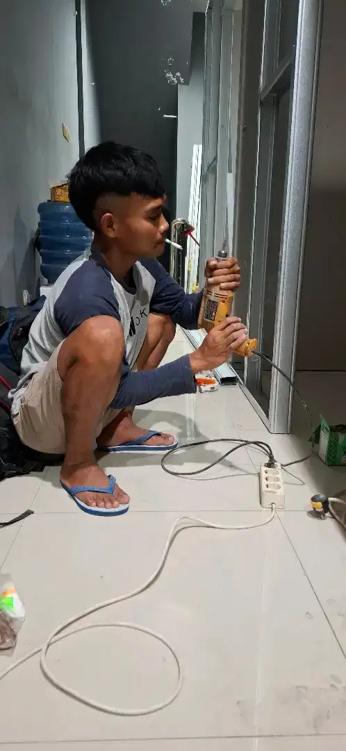 Tukang bangunan
