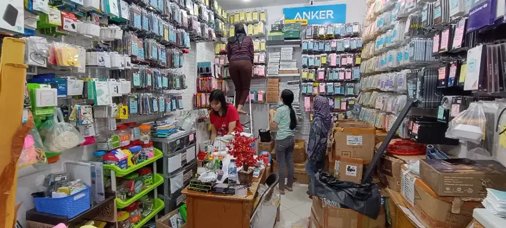 DIBUTUHKAN KARYAWATI PLAZA MARINA SURABAYA