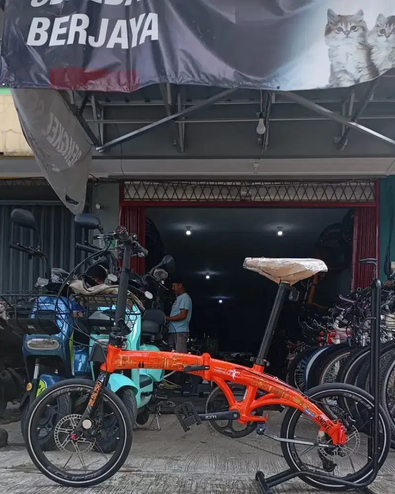 Sepeda Lipat Element Camp Snoke Jakarta Edition