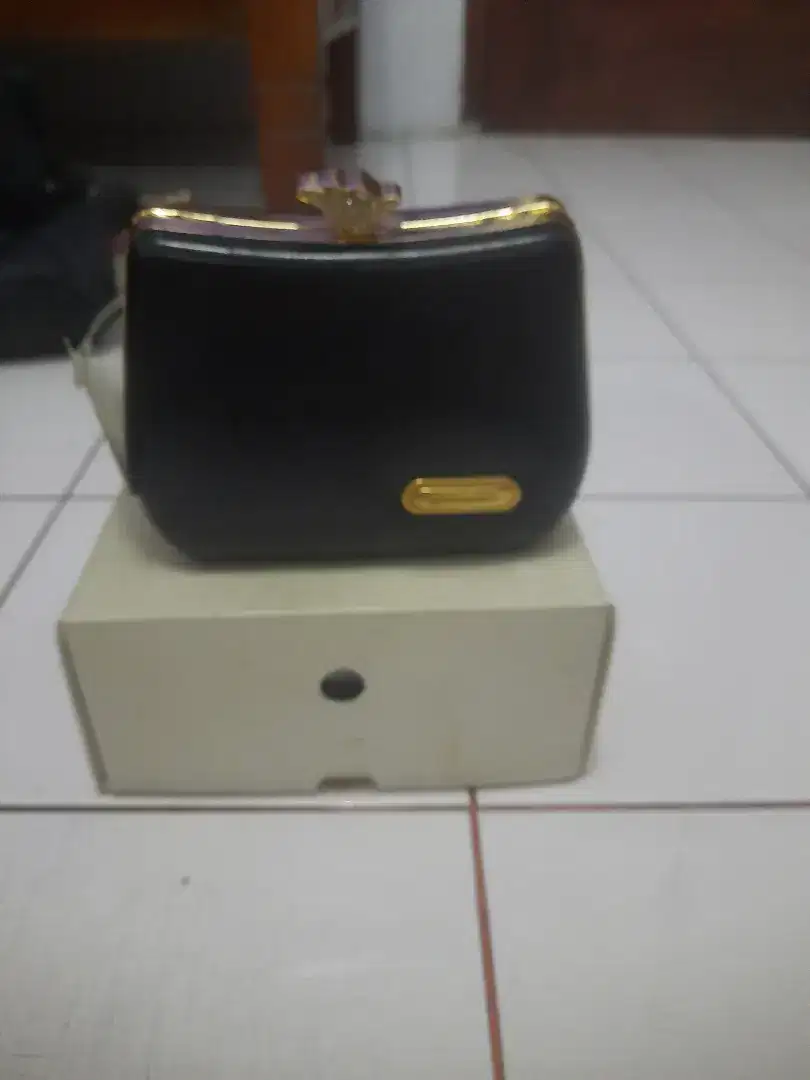 Tas kecil kondangan