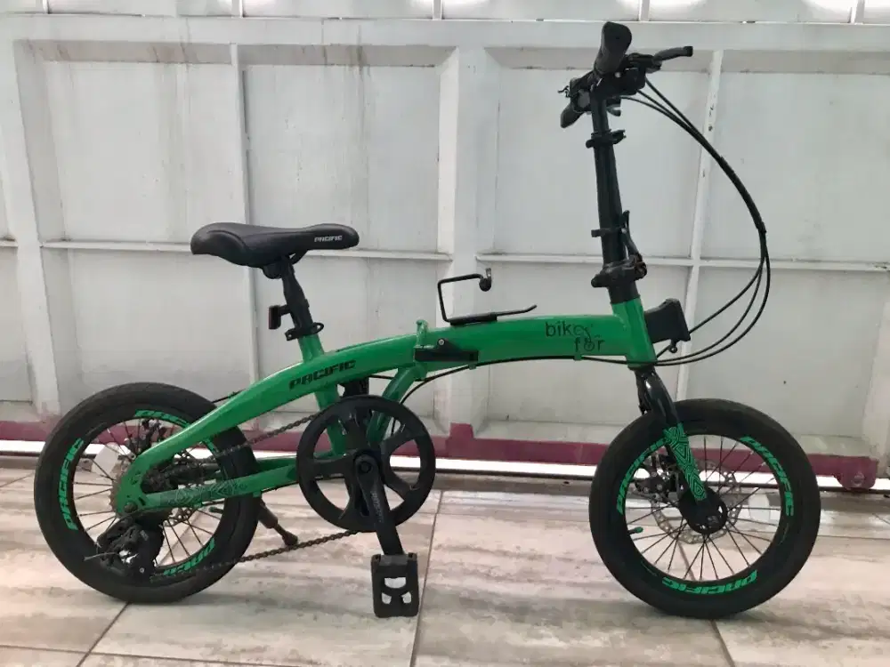 Sepeda lipat pacific