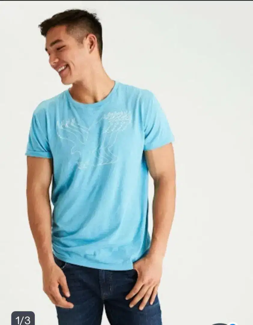 Kaos tshirt american eagle size S biru muda