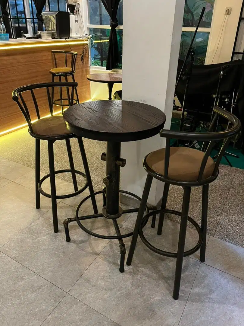 Meja Kafe Bar like new