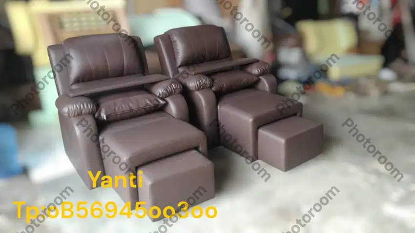 sofa refleksi atau dkgron warna cocolate,kursi spa atau terapi kayu