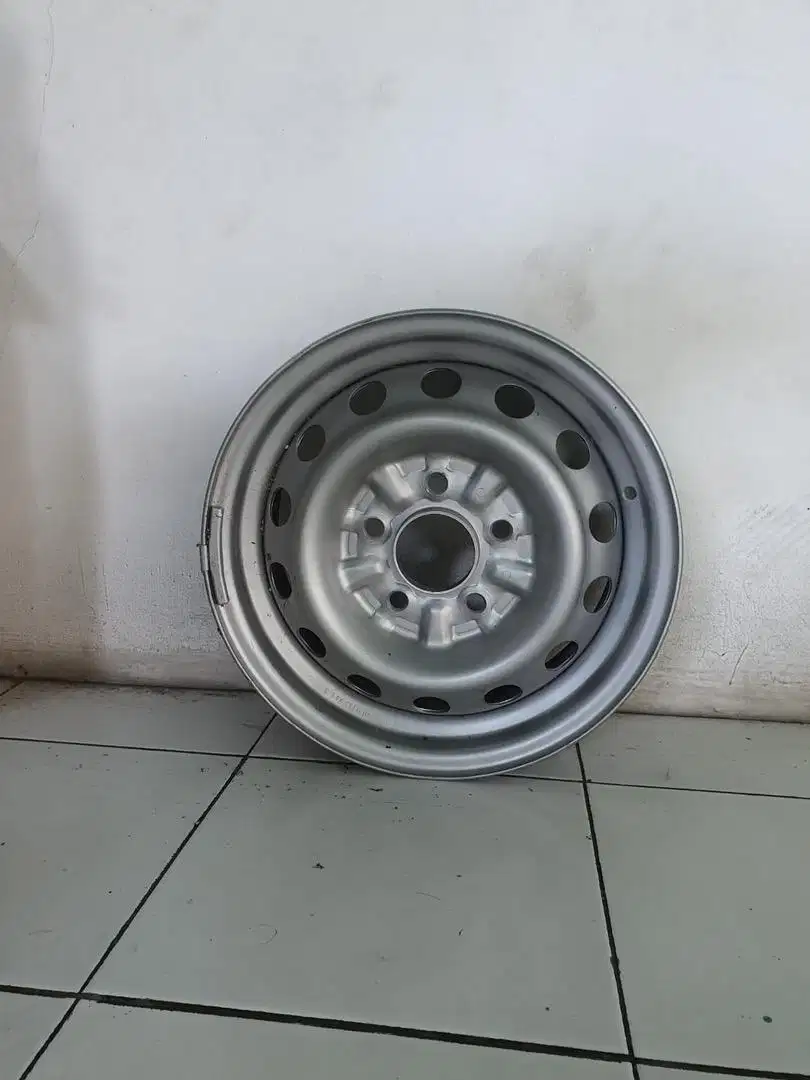 8 pcs Velg Mobil Mitsubishi L300 Truk prima Tidak Pakai Sejak Awal