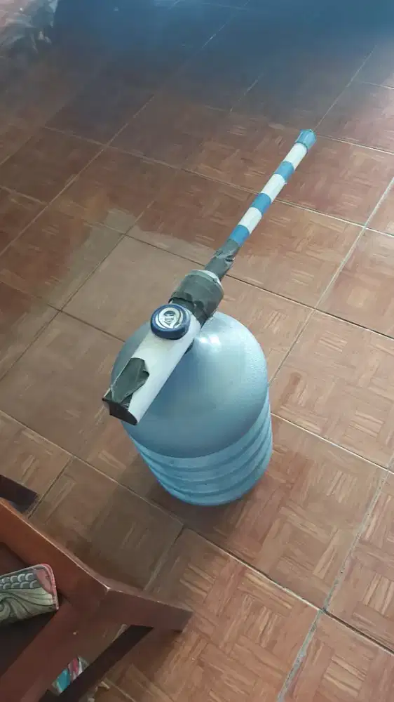 Pipa belajar jalan untuk bayi + galon aqua kosong