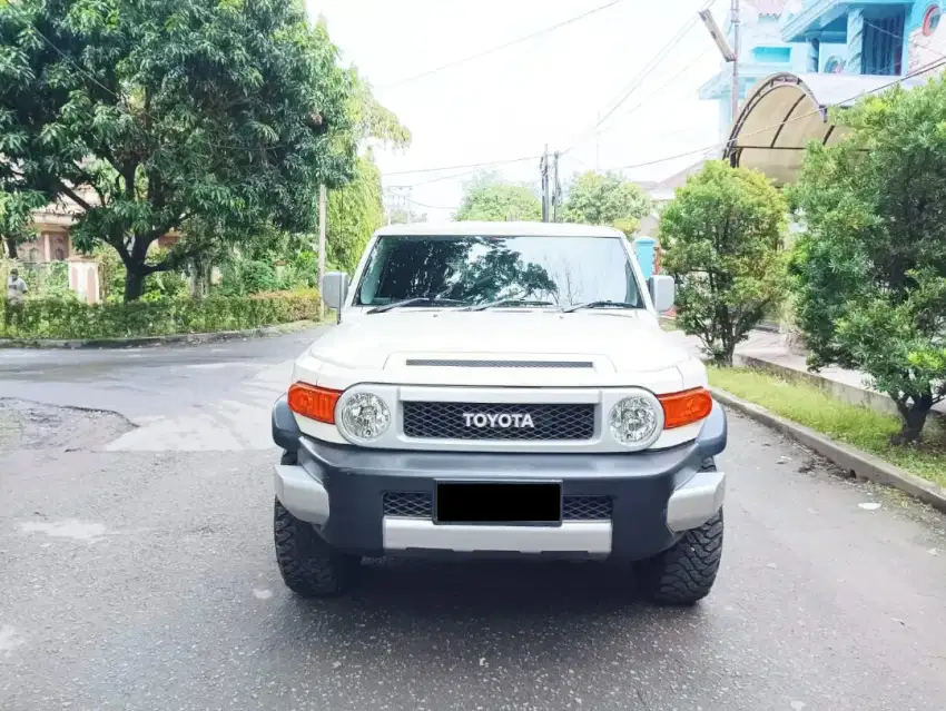 Toyota FJ Cruiser 4.0 V6 4x4 A/T 2012