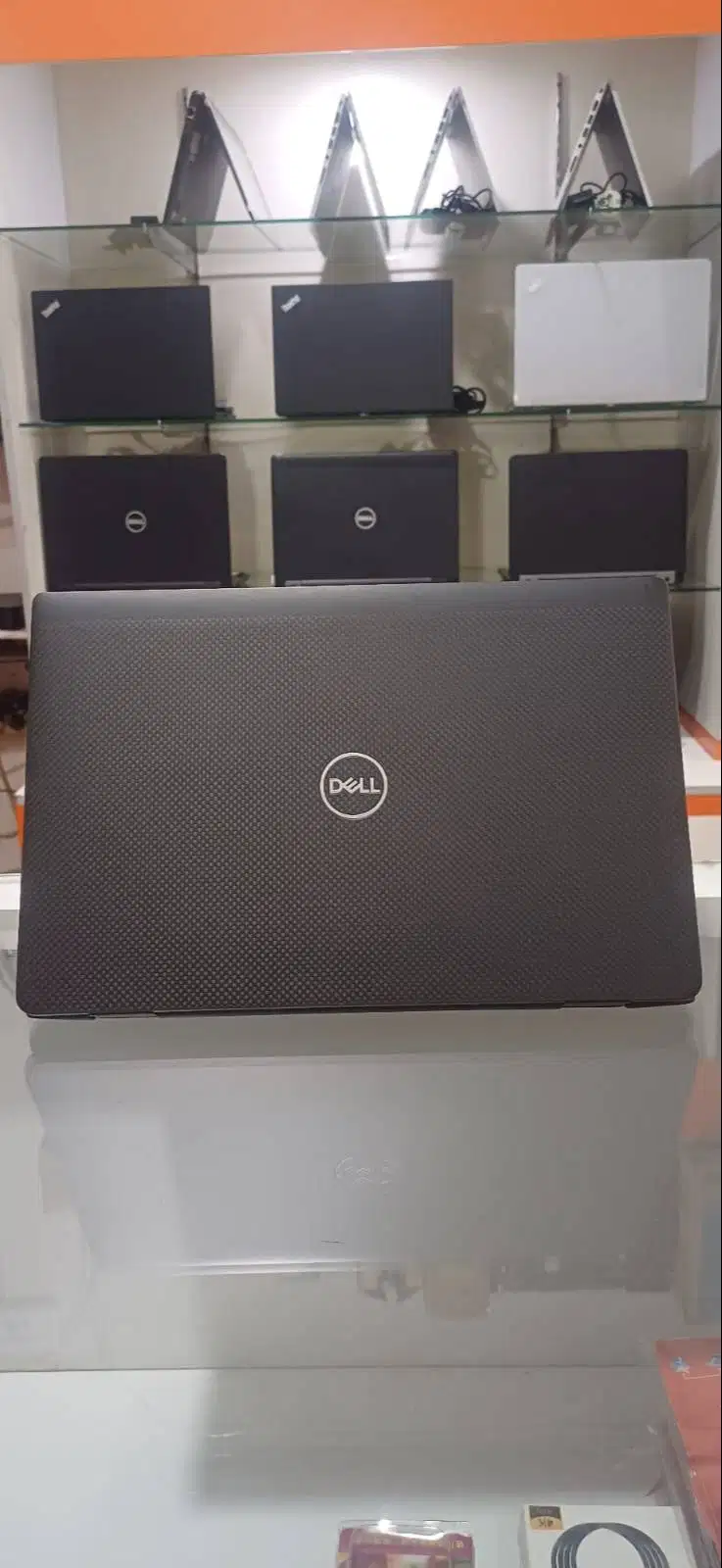 Dell Latitude 7320