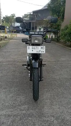 Nia:RX SPECIAL PLAT B DKI MOTOR TERAWAT MOTOR KLASIK TAPI ASIK