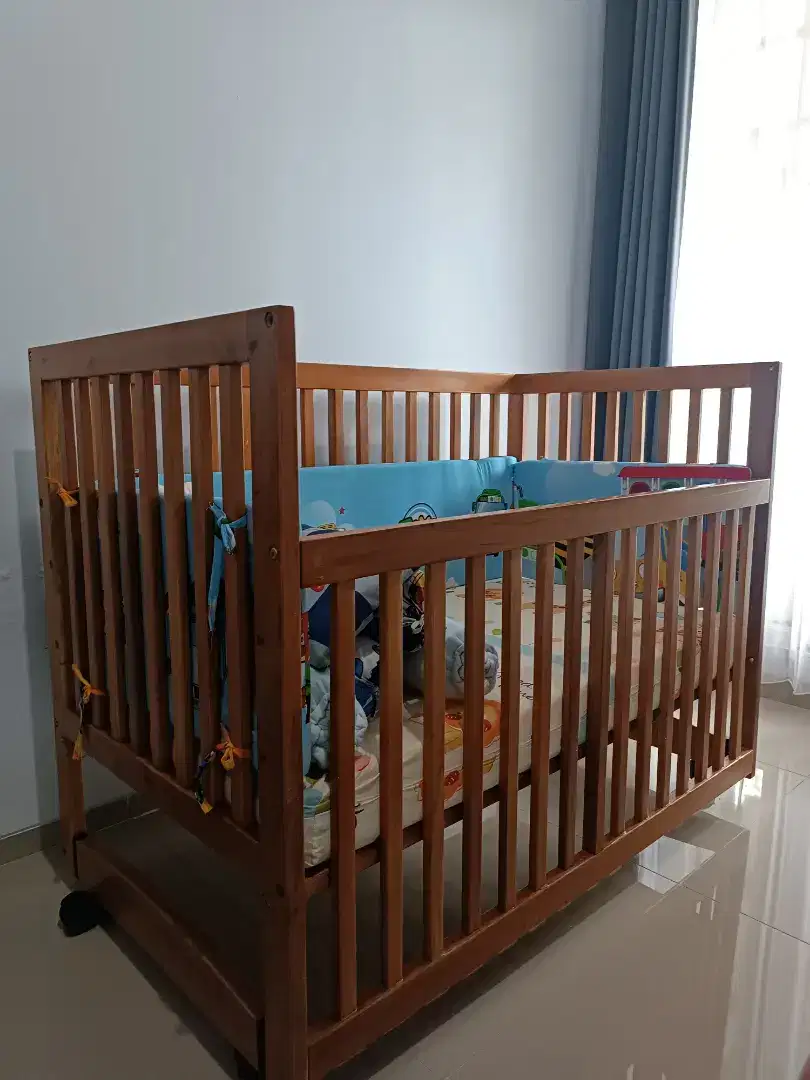 Box Bayi Kayu Kokoh Istimewa Anti Rayap Termasuk Cover Bed Anti Air
