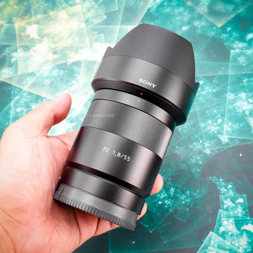 Sony FE 55mm F1.8 ZA. Fullset Mulus Sekali.
