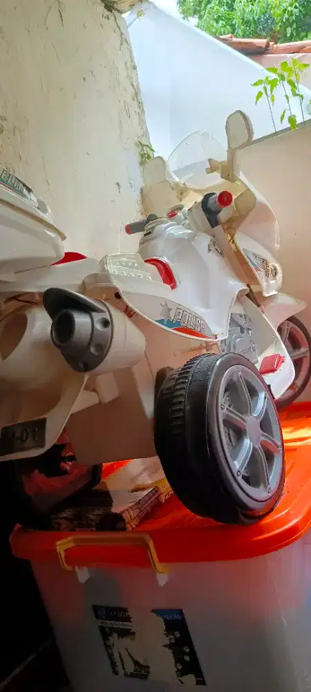 Motor motoran aki, bisa di charge