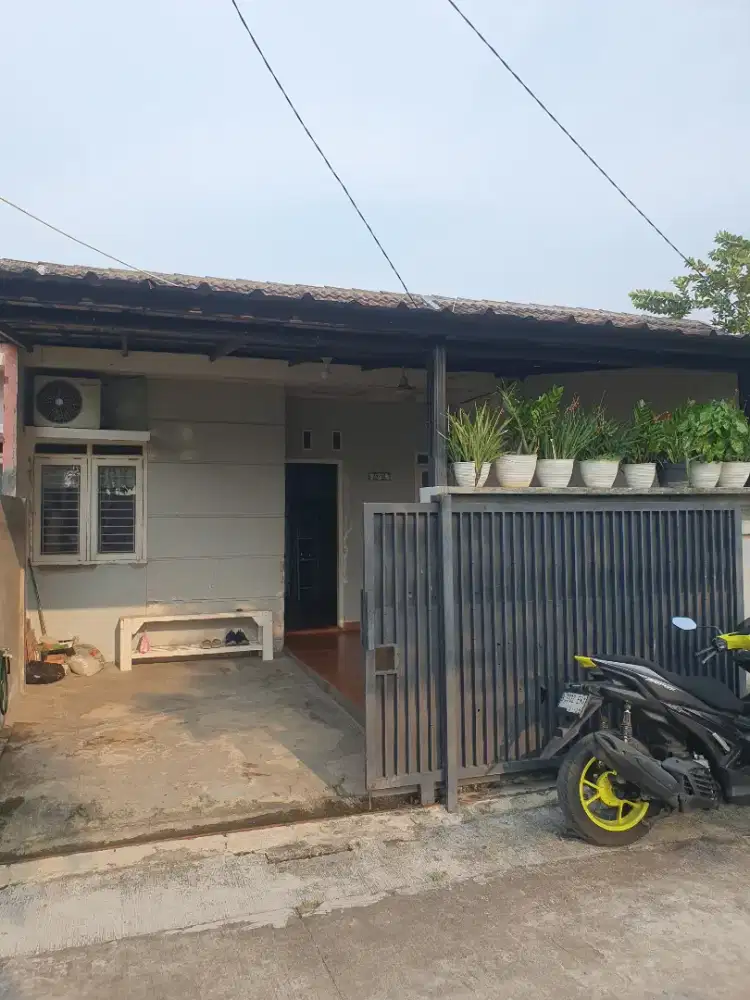 RUMAH DISEWAKAN TAHUNAN / DIJUAL