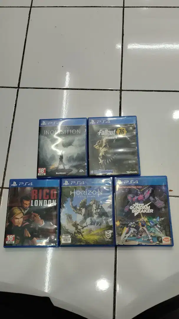 kaset PS4 (baca deskripsi)