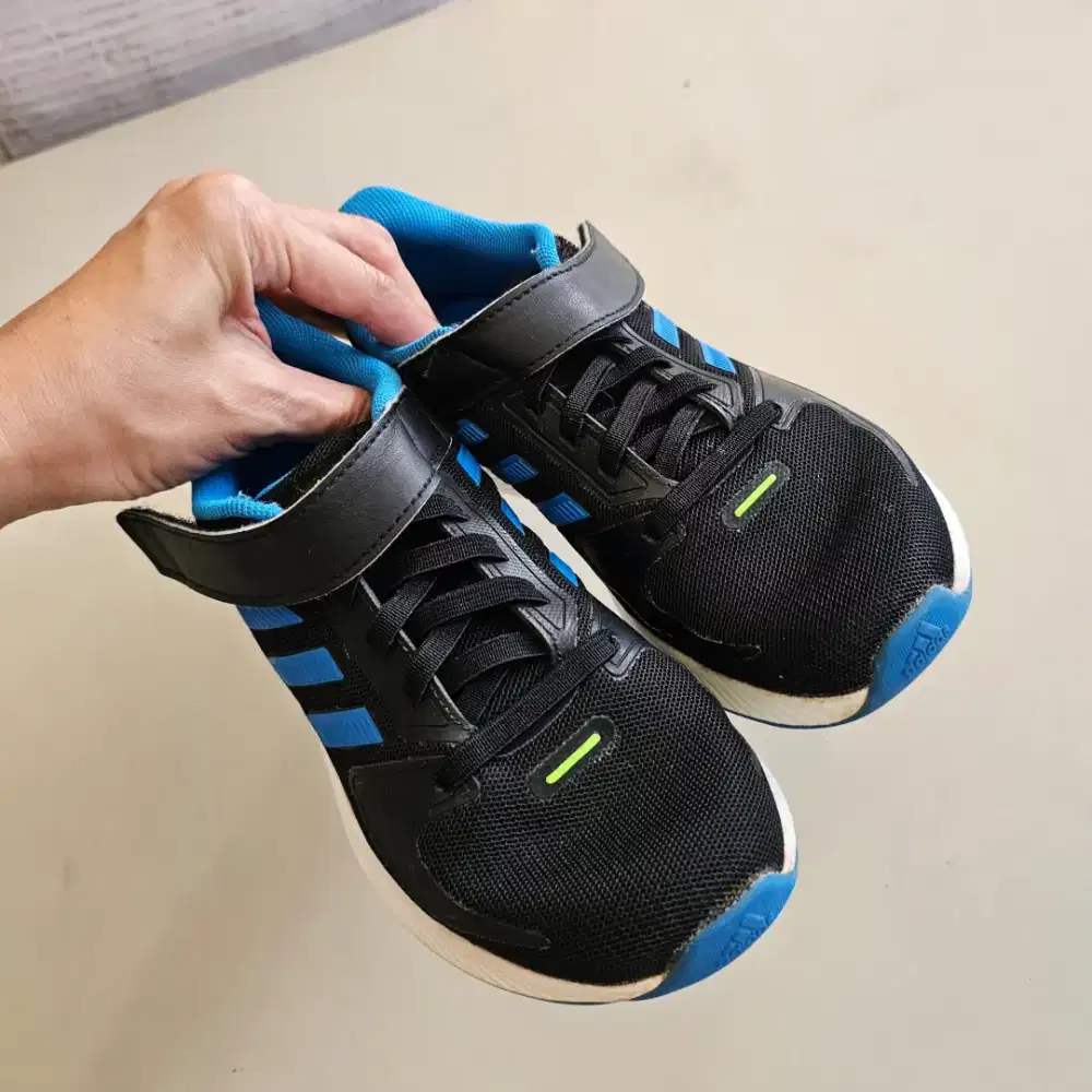 SEPATU ADIDAS ANAK ORI Second