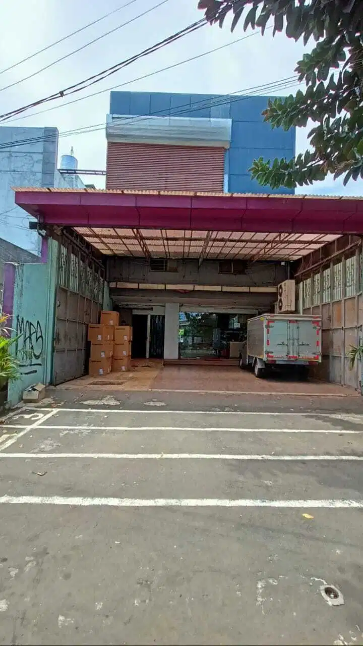 Di jual mini building 4 lantai lokasi strategis di cipinang jaktim