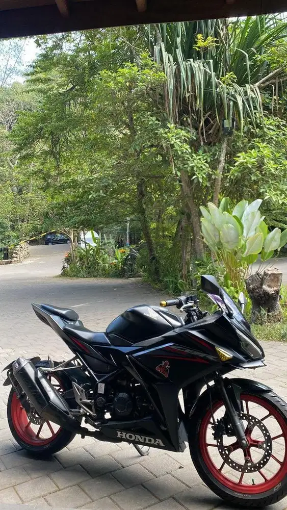 Honda CBR 2018 Plat B