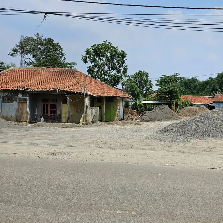 Tanah di Jalan Raya Cisauk Tangerang, Hadap Jalan Utama