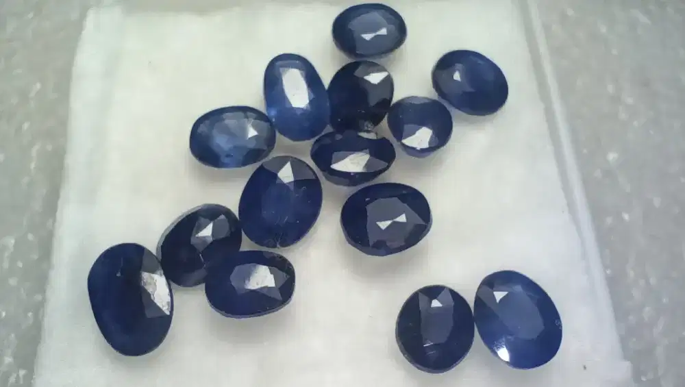 Natural Blue Sapphire Corundum Afrika Mewah Dijual Satuan