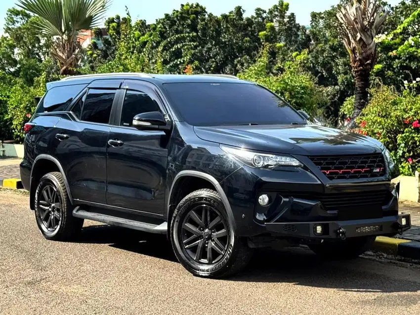 Toyota Fortuner VRZ 2.4 4x2 Solar Diesel Facelift