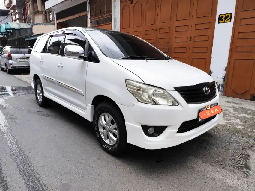 Innova 2.5 G diesel A/T 2012