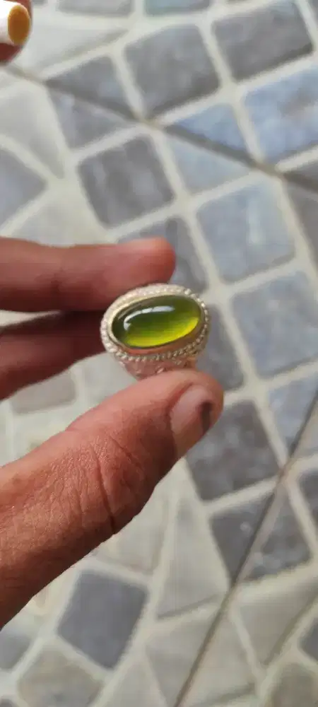 batu idocras /serpentin ( neon green aceh )natural