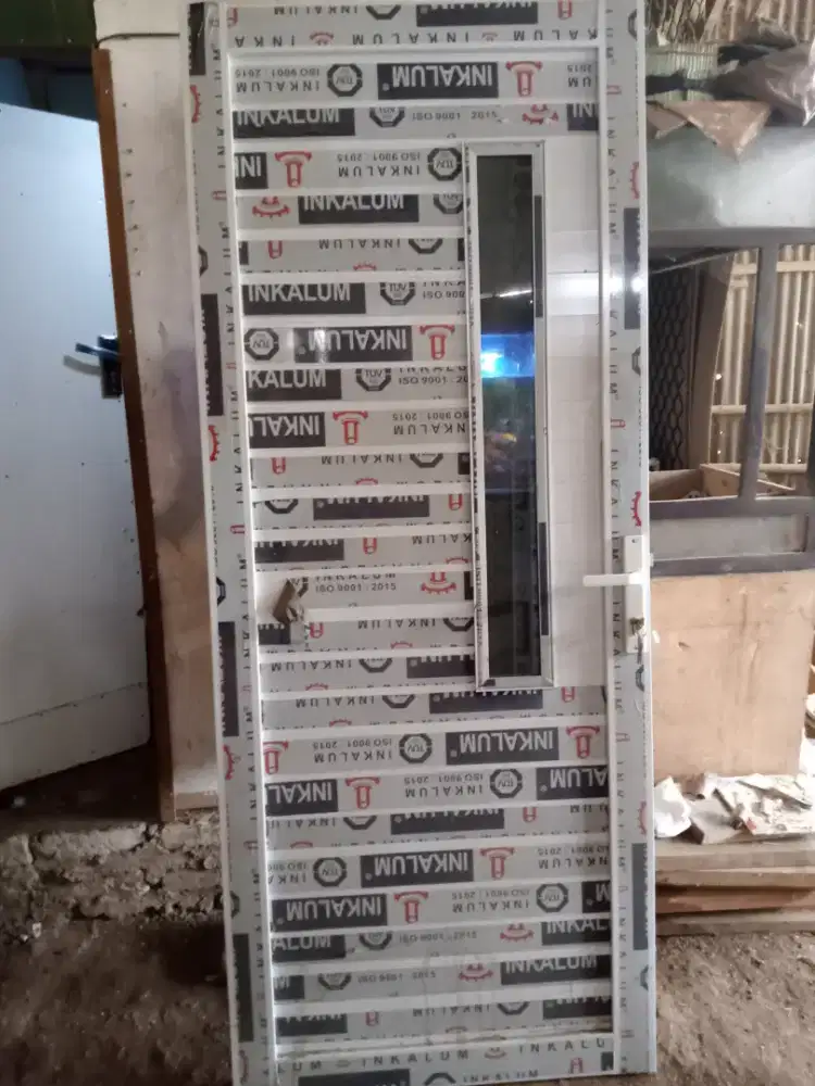 Jual kusen pintu satu dan pintu dua dari bahan aluminium dan kayu