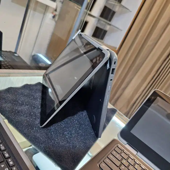 Laptop yoga 2 in 1 Touchscreen core i5 original windows asli