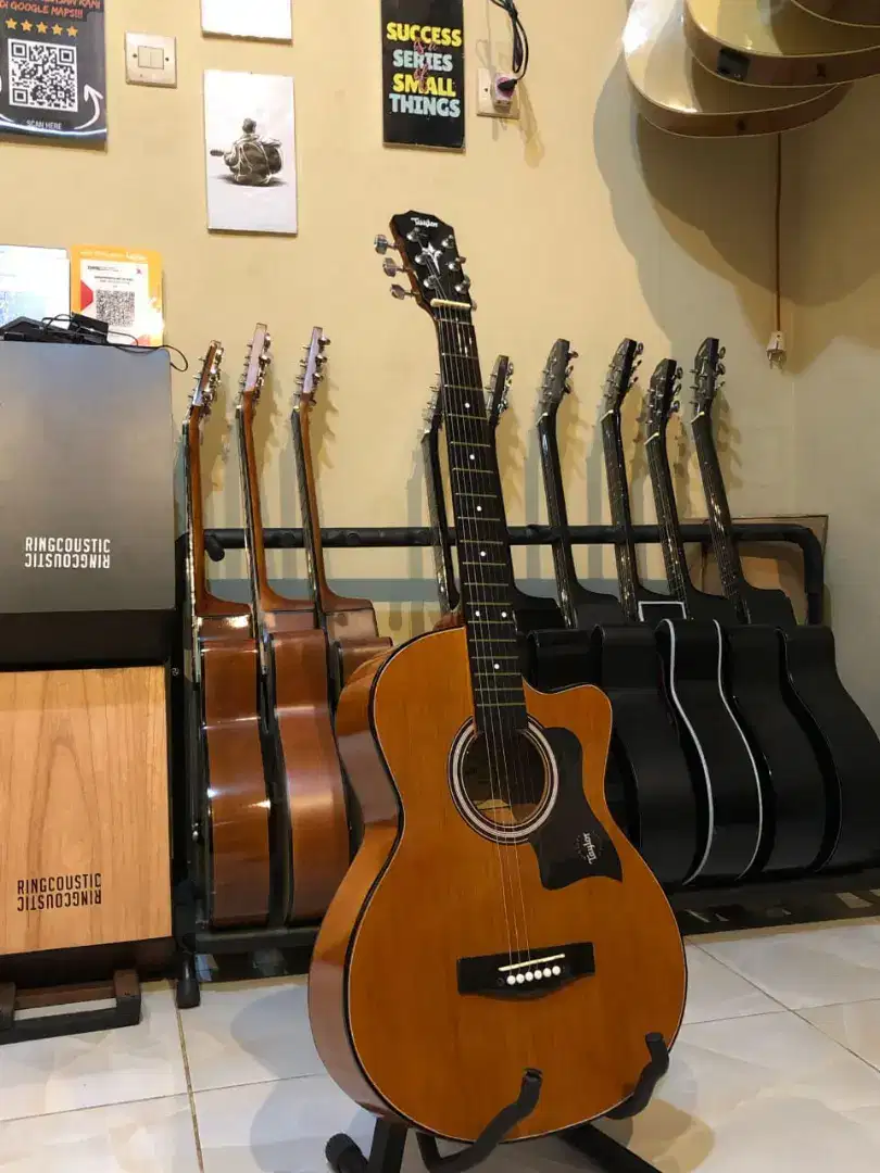 Taylor tanbes coklat