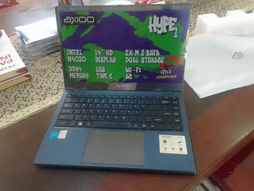 AXIOO Mybook HYPE 1