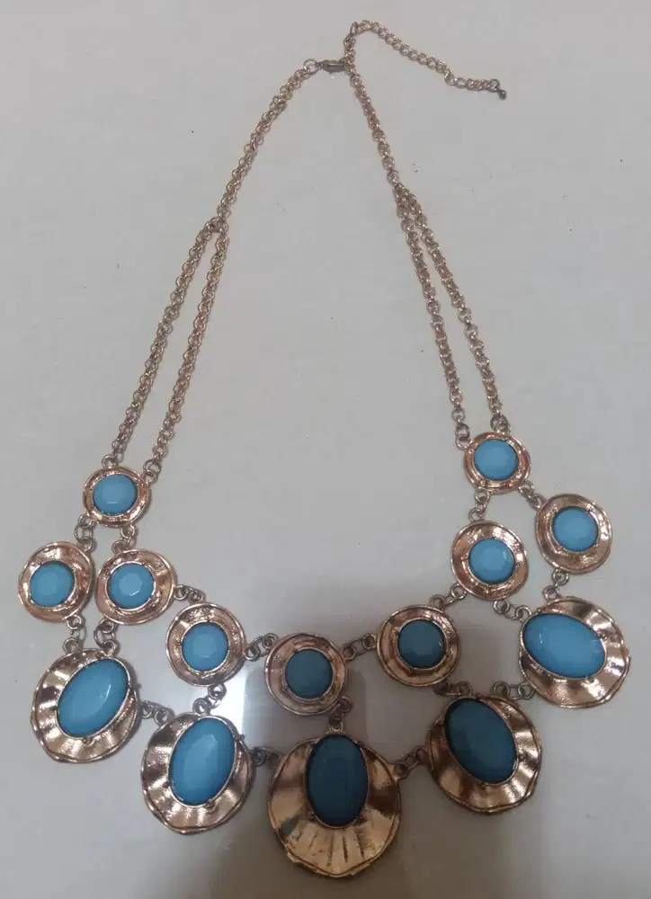 Kalung Batu Biru Vintage Corak Emas