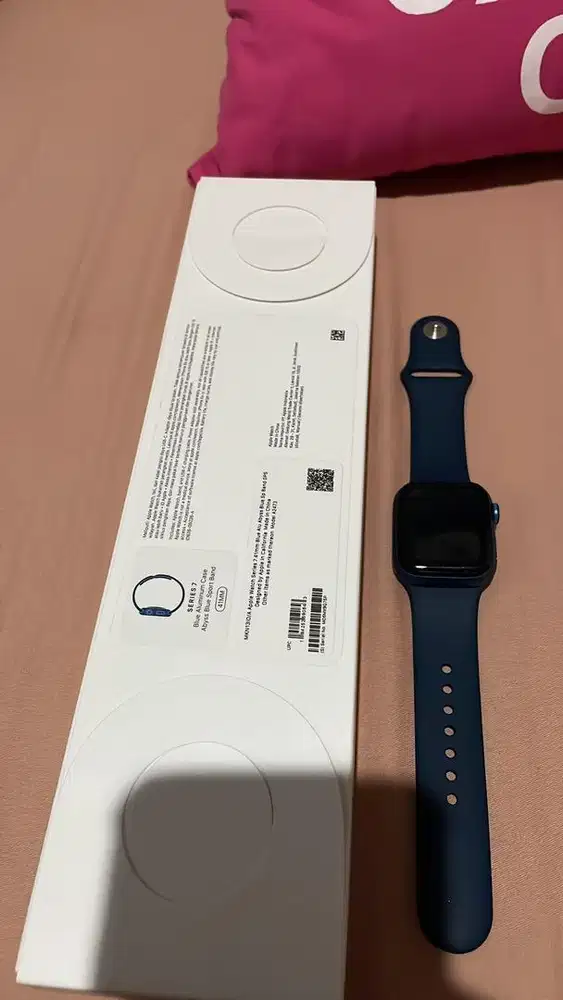 Apple Watch series 7 midnight blue 42 mm