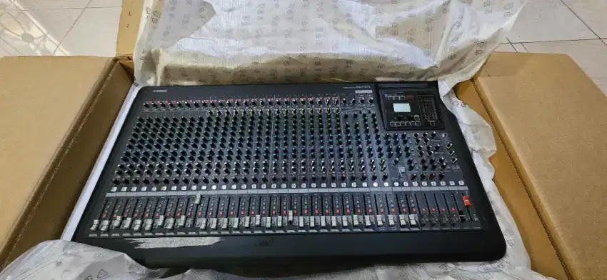 Mixer Yamaha type MGP 32 X