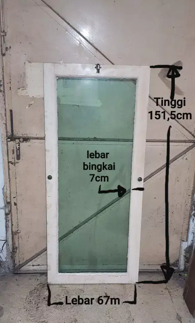 daun jendela kaca bingkai kayu