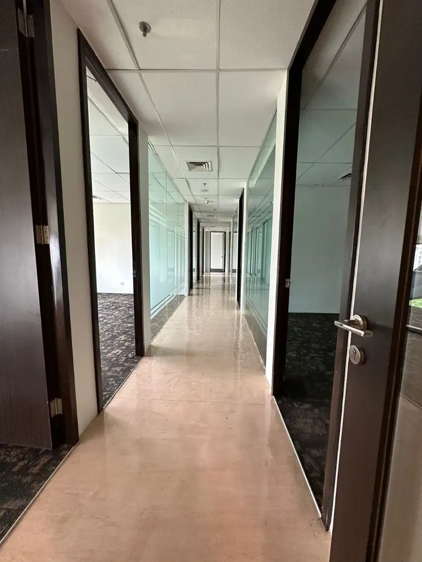 SEWA KANTOR DI JAKARTA PUSAT MENTENG 331M2 PARTISI 125K NEGO