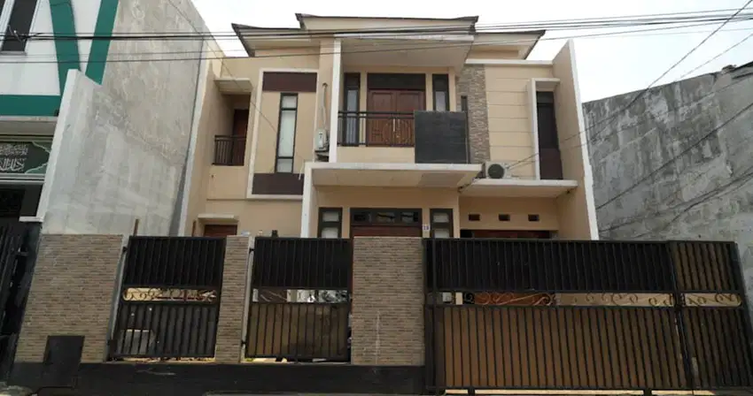 J159.Rumah Bagus 2 Lt Akses Jalan 2Mobil di Pejaten Timur Pasar Minggu