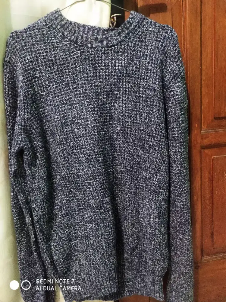 Sweater rajut wanita