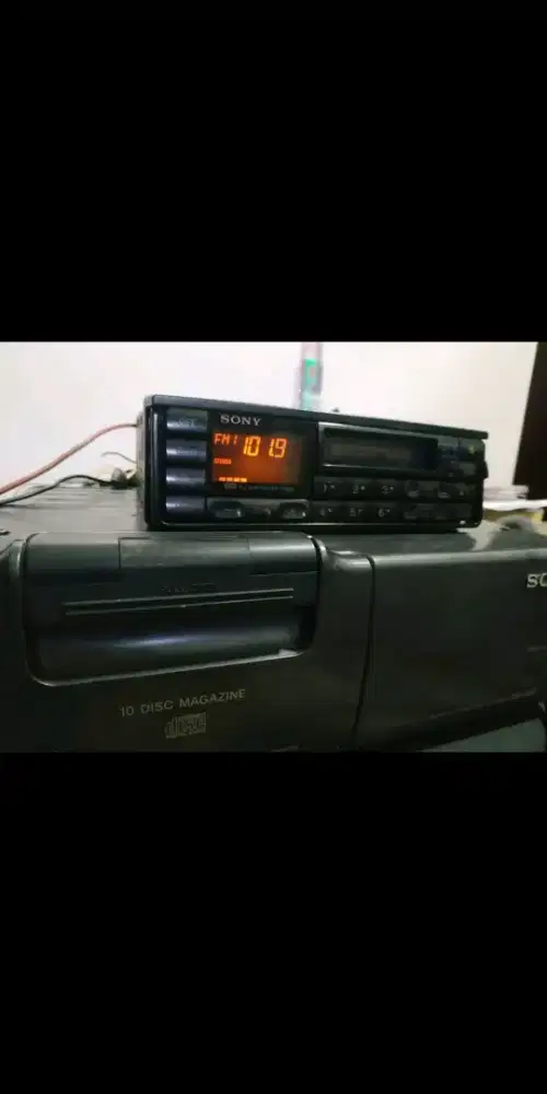 Tape radio mobil antik jadul