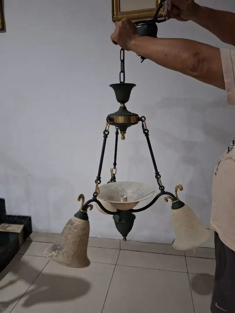 Lampu gantung antik merk pacioti italy