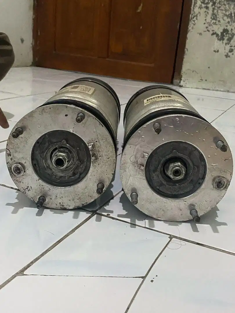 Air suspension range rover