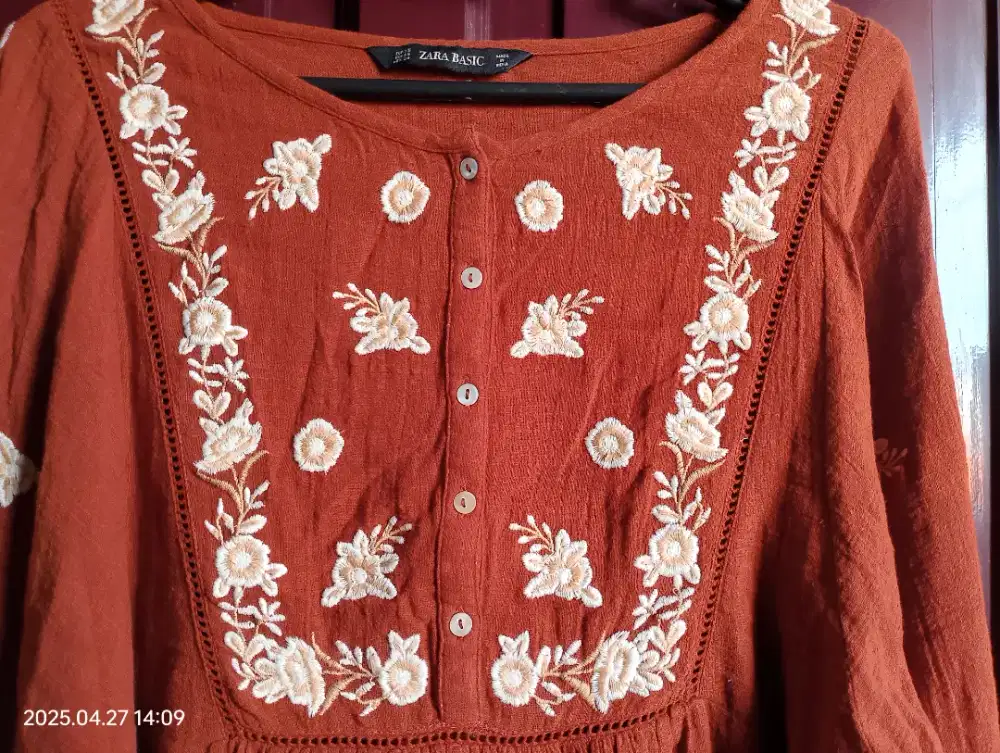 Atasan coklat bordir bunga zara