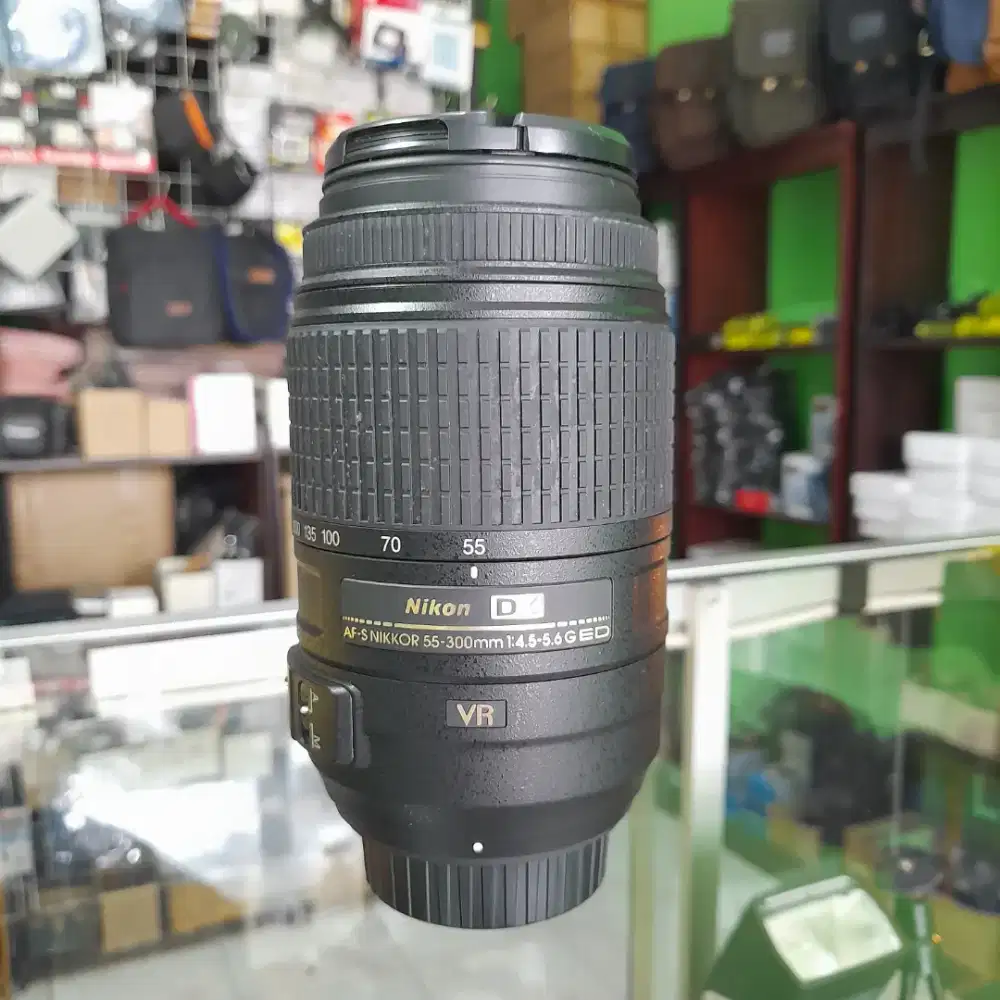lensa nikon tele 55-300mm bukan 55-200mm