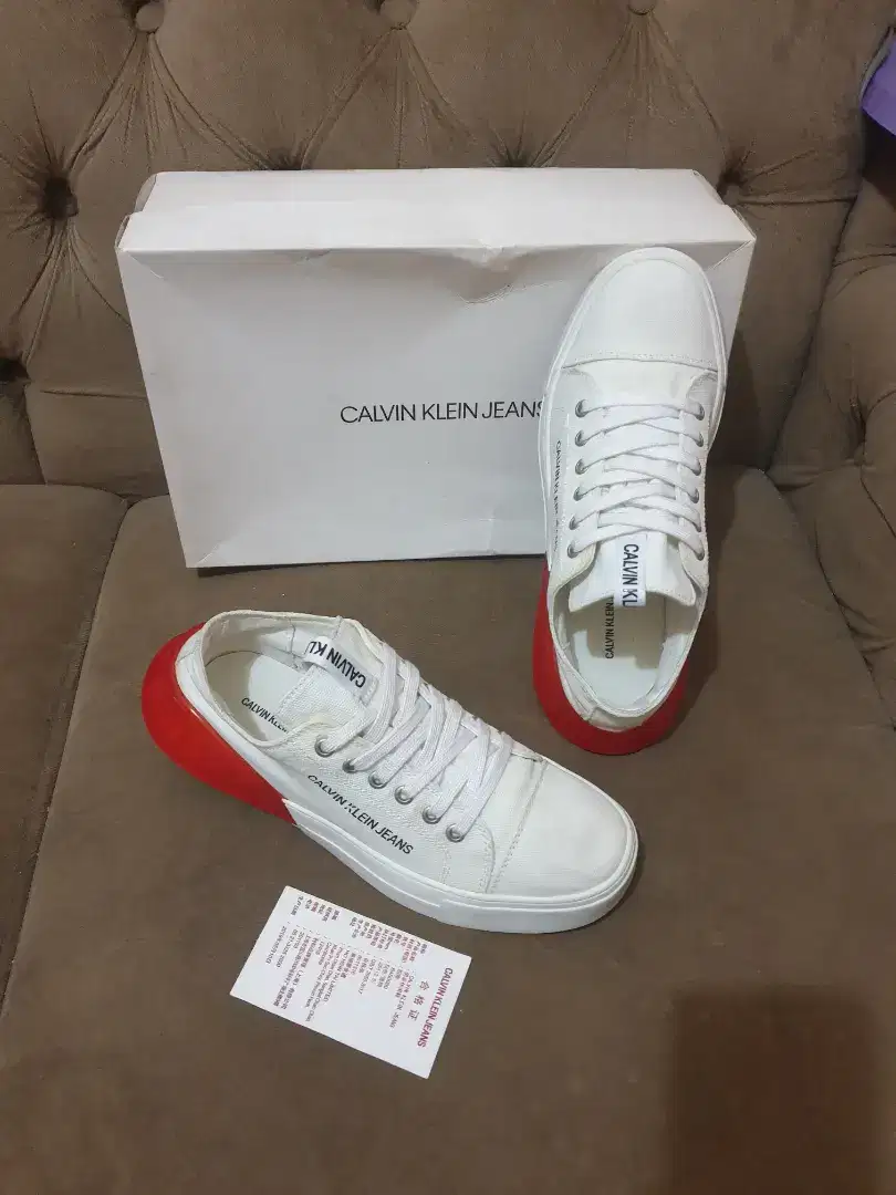 Mulus .authentic sepatu .sneakers ck .calvin klein size 40