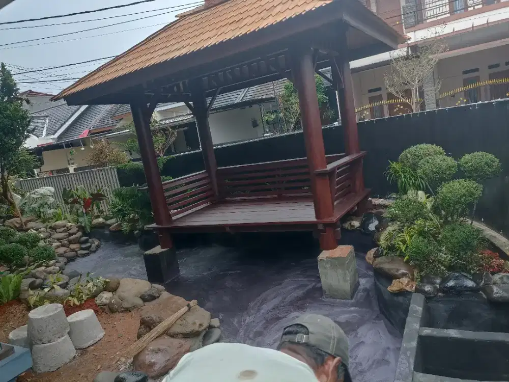Taman kolam dan gazebo