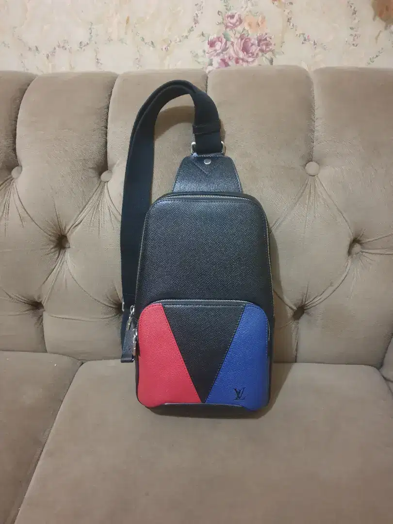 Mulus .authentic tas selempang .body bag louis vuitton .lv limitet