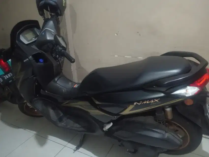 Bu nmax 2023 hitam