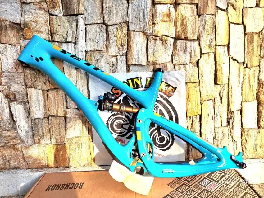 New YETI SB6T Enduro Carbon Size L
