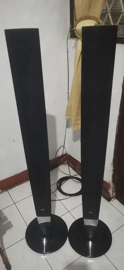 Speaker tower pasif LG normal